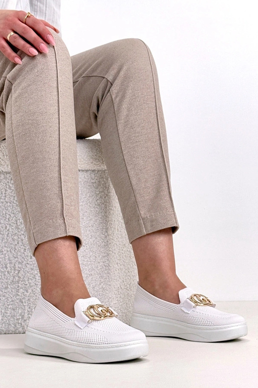 Biele textilné tenisky s prackou...