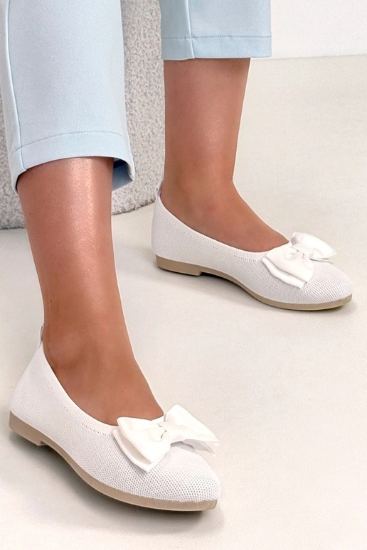 Biele balerínky z jemného materiálu s...