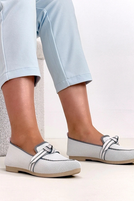 Biele balerínky z jemného materiálu...