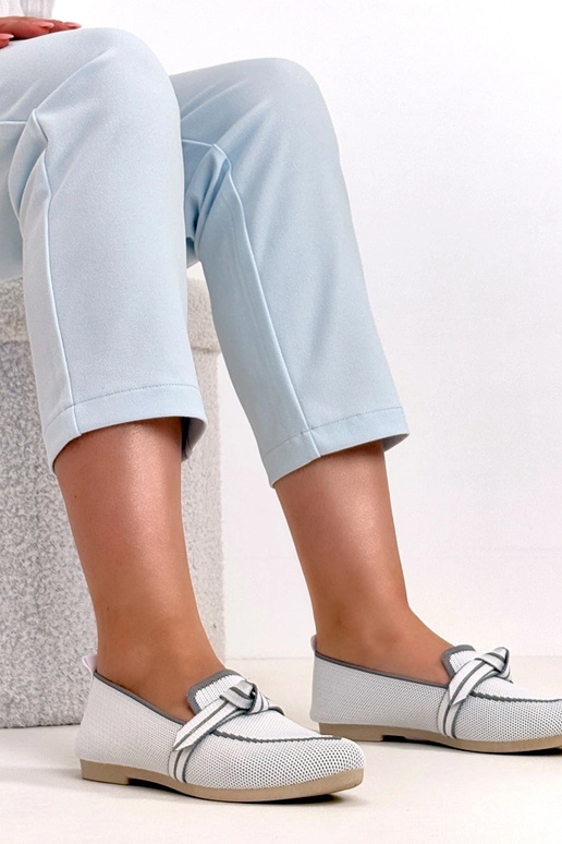 Biele balerínky z jemného materiálu...