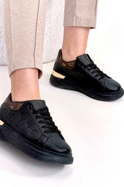 Čierne športové tenisky s viazaním...