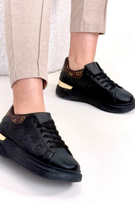 Čierne športové tenisky s viazaním...