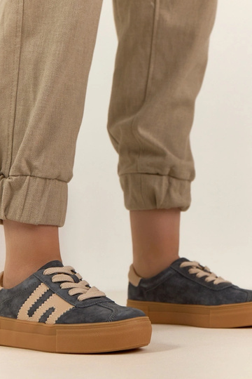 Sivé kožené športové...