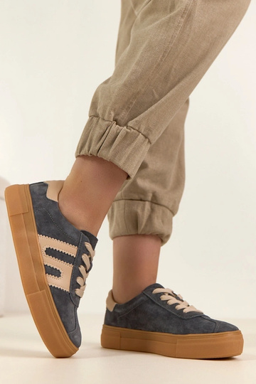 Sivé kožené športové... 2