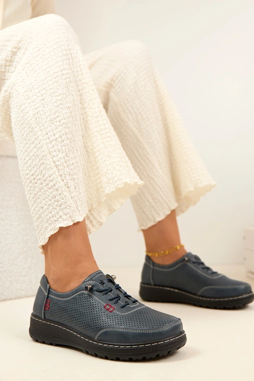 Tmavo modré perforované poltopánky...