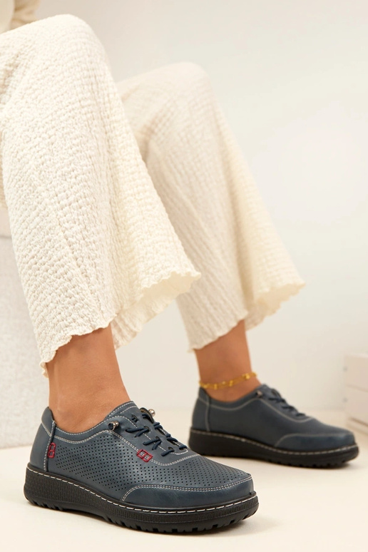 Tmavo modré perforované poltopánky...