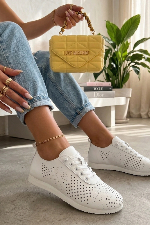 Biele priedušné športové topánky Elowen