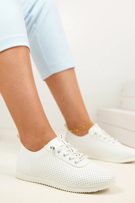 Biele priedušné ľahké športové...