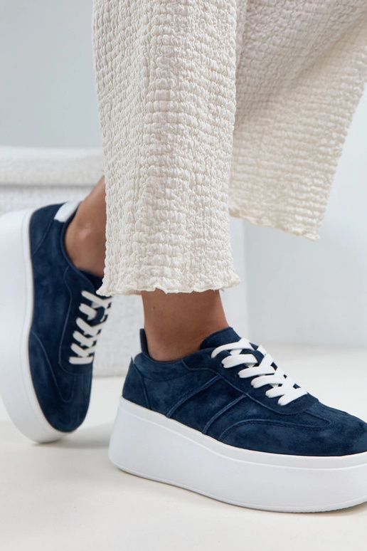 Tmavo modré kožené topánky na...