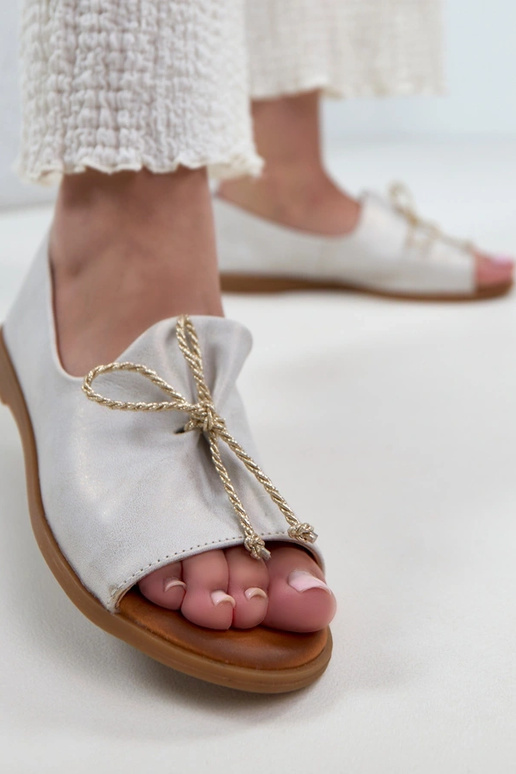 Sivé kožené balerínky s otvorenou...