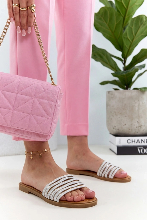 Biele šľapky zdobené zirkónmi Adeline