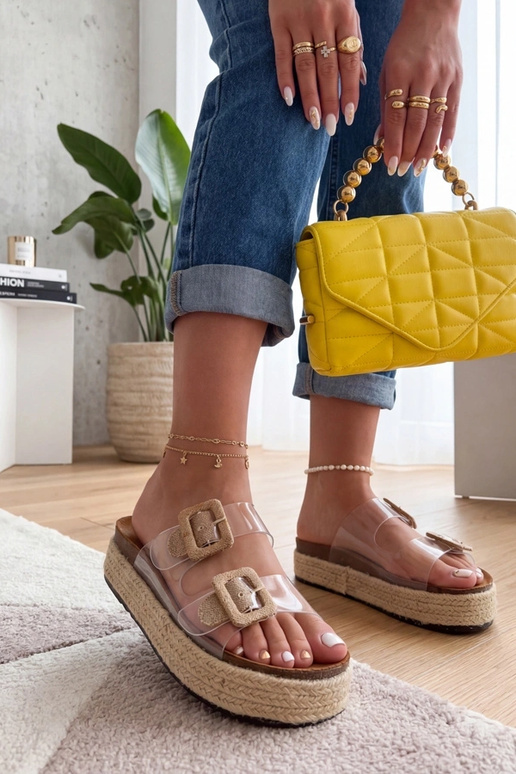 Hnedé priesvitné šľapky na hrubej...