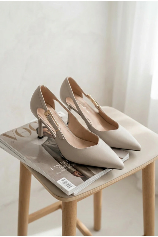 Lodičky s výrezmi a sponami Vinceza 62288 šedej farby