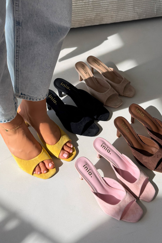 Dámske papuče Zapnuté Smukłym Obcasie žltá Revina