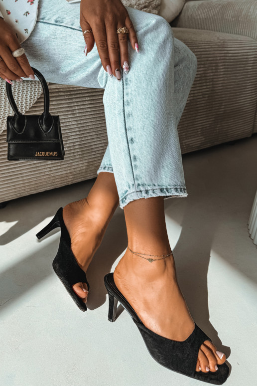 Dámske papuče Zapnuté Smukłym Obcasie čierna Revina