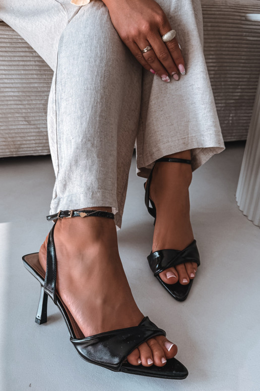 Dámske sandále s tenkými podpätkami z eko kože čierna Sedira