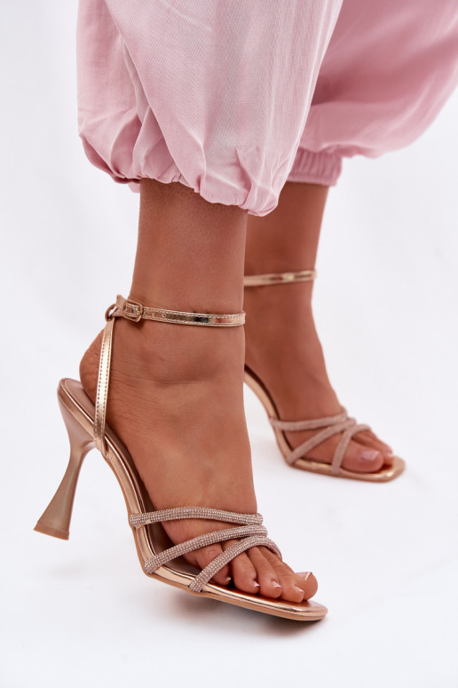 Dámske sandále s podpätkami Ze Zdobionymi Paskami Szampańskie Gedira