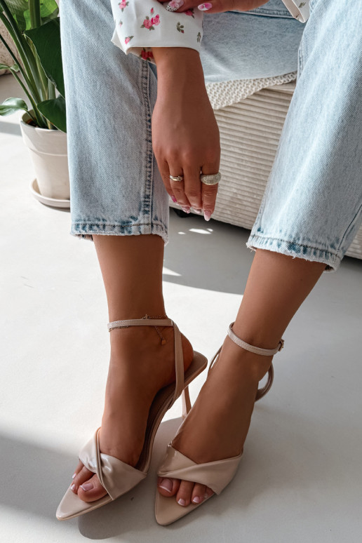 Dámske sandále s tenkými podpätkami z eko kože béžová Sedira