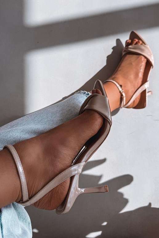 Dámske sandále s tenkými podpätkami z eko kože béžová Sedira