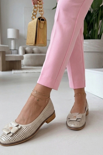 Zlaté kožené vystúpené... 2