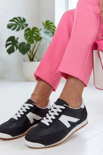 Čierne športové topánky s...