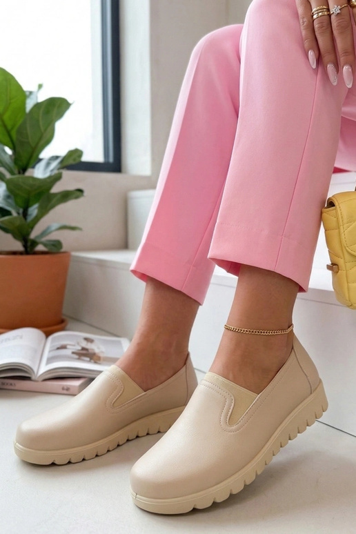 Piesočnaté poltopánky s nízkym...