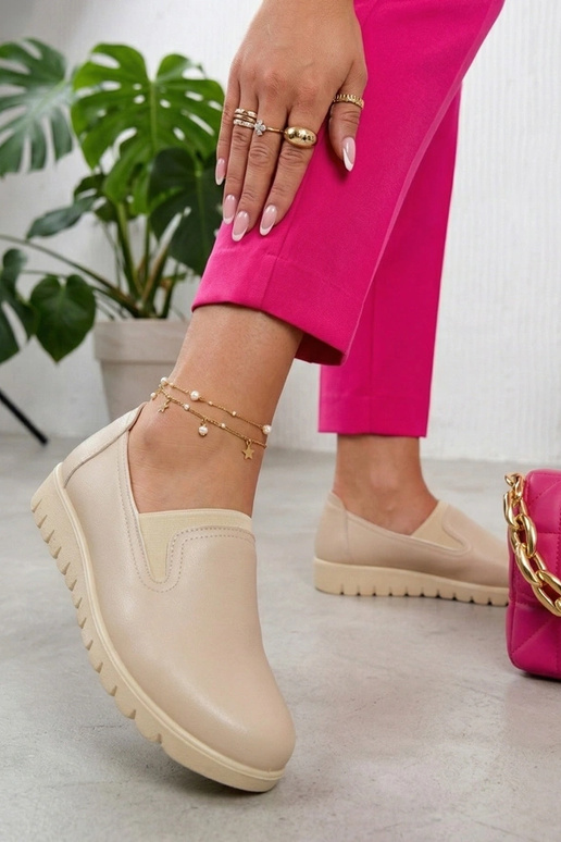 Piesočnaté poltopánky s nízkym...