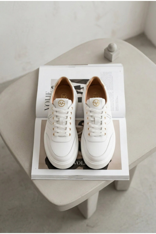 Kožené dámske športové topánky s platformou Vinceza 39976 bielej farby