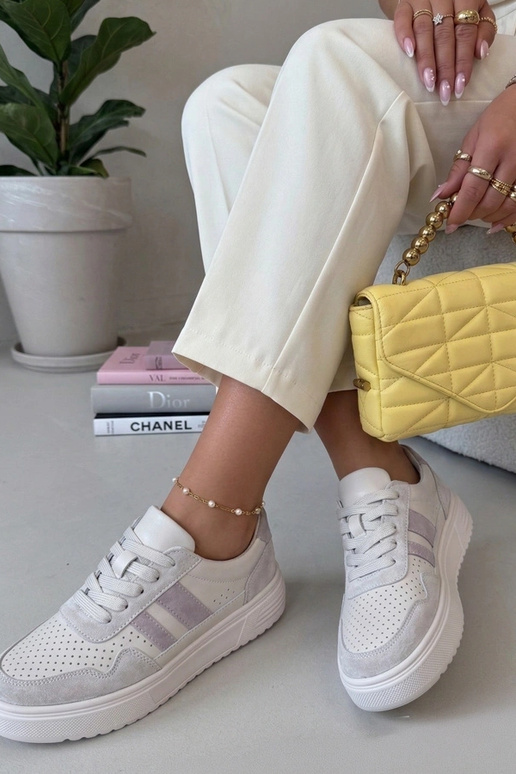 Pieskové športové tenisky z pravej...