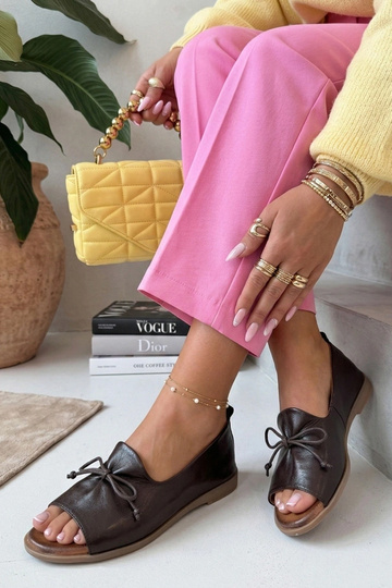 Hnedé kožené baleríny s...