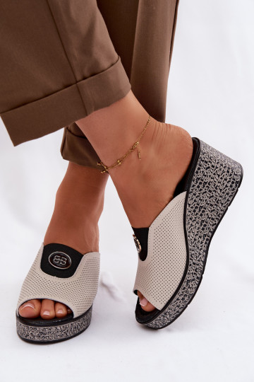 Kožené papuče s platformou s ozdobami S.Barski LR61-7011 béžová 2