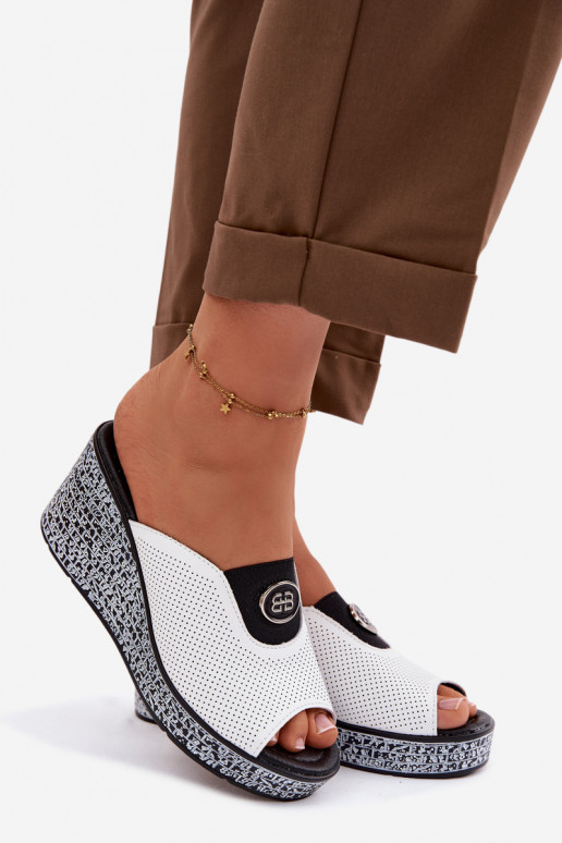 Kožené papuče s platformou s ozdobami S.Barski LR61-7011 biela farba