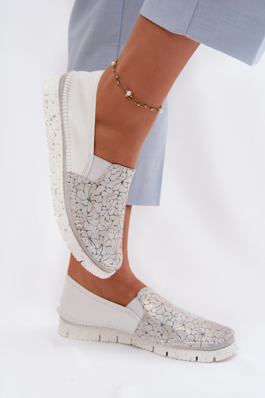 Dámske kožené nazúvacie topánky Máciejka 03512-70 biely-strieborná farba