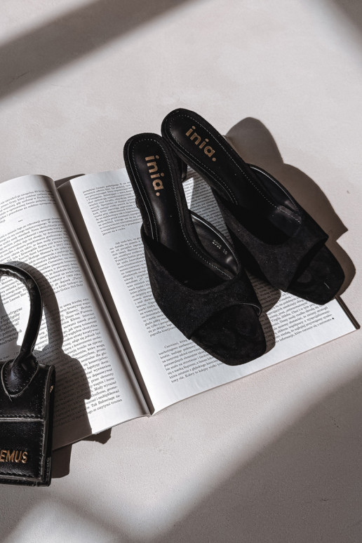 Dámske papuče Zapnuté Smukłym Obcasie čierna Revina