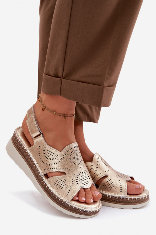 Kožené Sandále na platforme S.Barski GR61-5916 zlatej farby