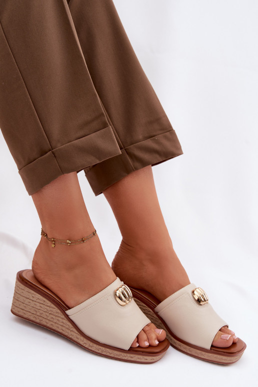 Dámske papuče s platformouImitacją Plecionki Sergio Leone KL325 béžová