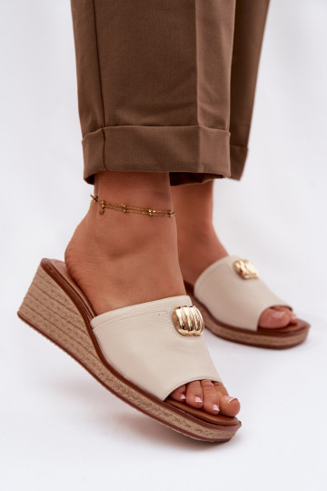 Dámske papuče s platformouImitacją Plecionki Sergio Leone KL325 béžová 2