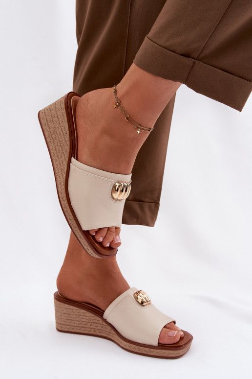 Dámske papuče s platformouImitacją Plecionki Sergio Leone KL325 béžová