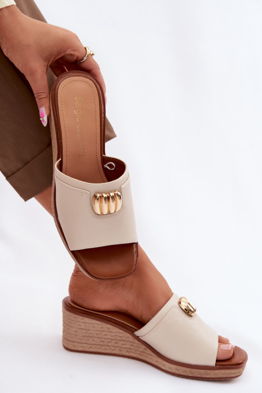 Dámske papuče s platformouImitacją Plecionki Sergio Leone KL325 béžová