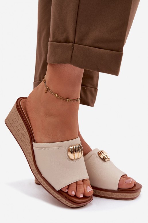 Dámske papuče s platformouImitacją Plecionki Sergio Leone KL325 béžová