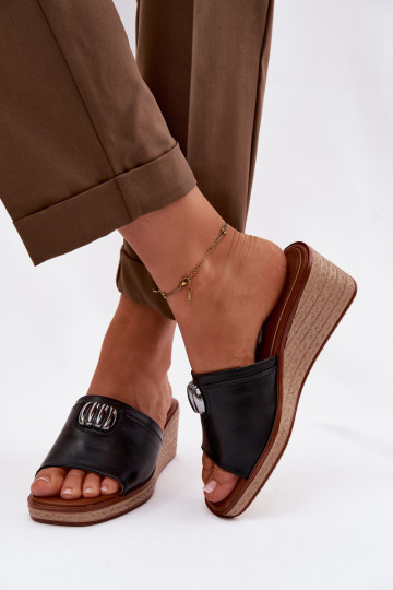 Dámske papuče s platformouImitacją Plecionki Sergio Leone KL325 čierna 2