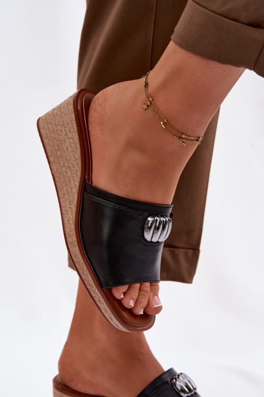 Dámske papuče s platformouImitacją Plecionki Sergio Leone KL325 čierna