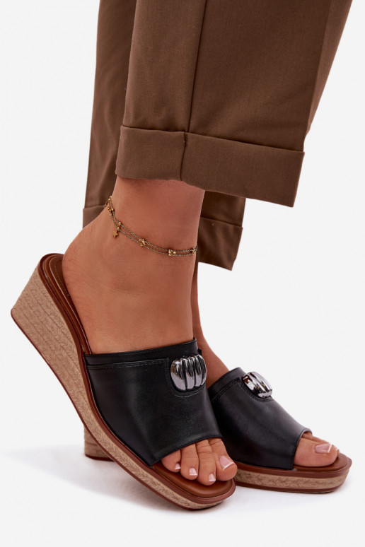 Dámske papuče s platformouImitacją Plecionki Sergio Leone KL325 čierna