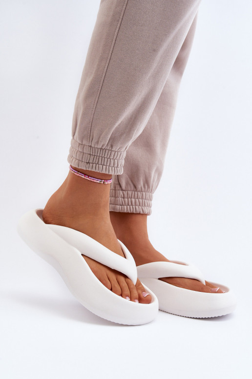 Dámske penové žabky Plážové šľapky biela farba Roux