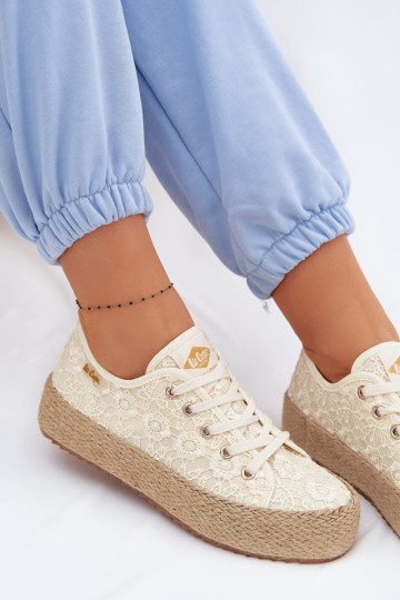 s čipkovými motívmi bežná obuv espadrilky s platformou Lee Cooper LCIN-26-31-4328 béžová