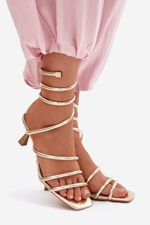 Dámske sandále s podpätkami S pruhmi zlatej farby Samara