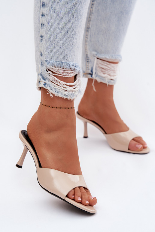 s lakovým efektom PapučeImitacji Skóry s tenkými podpätkami béžová Melissea