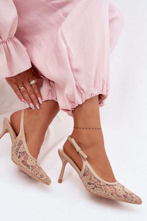 Dámske sandále s tenkými podpätkami s čipkou béžová Pelivelle