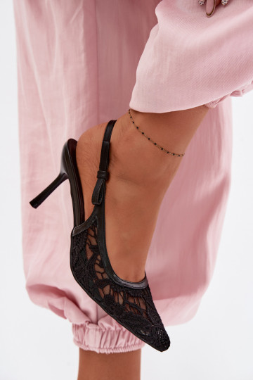 Dámske sandále s tenkými podpätkami s čipkou čierna Pelivelle