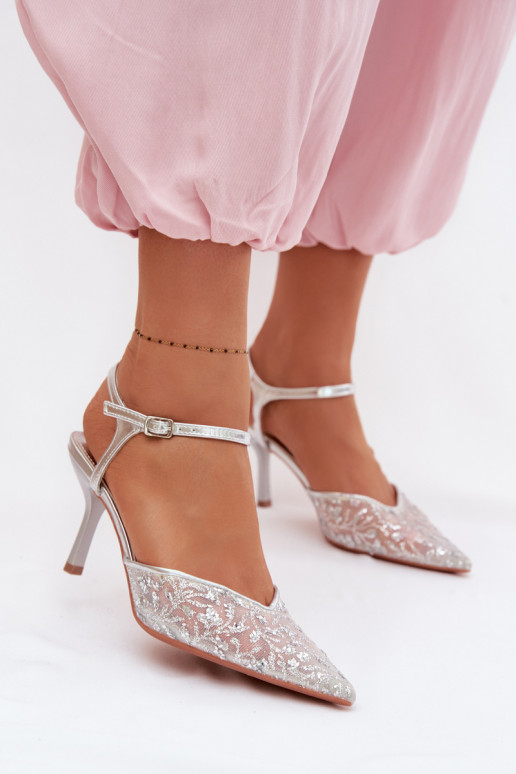 Sieťovina Dámske sandále s tenkými podpätkamis leskomującym Zdobieniem strieborná farba Laria